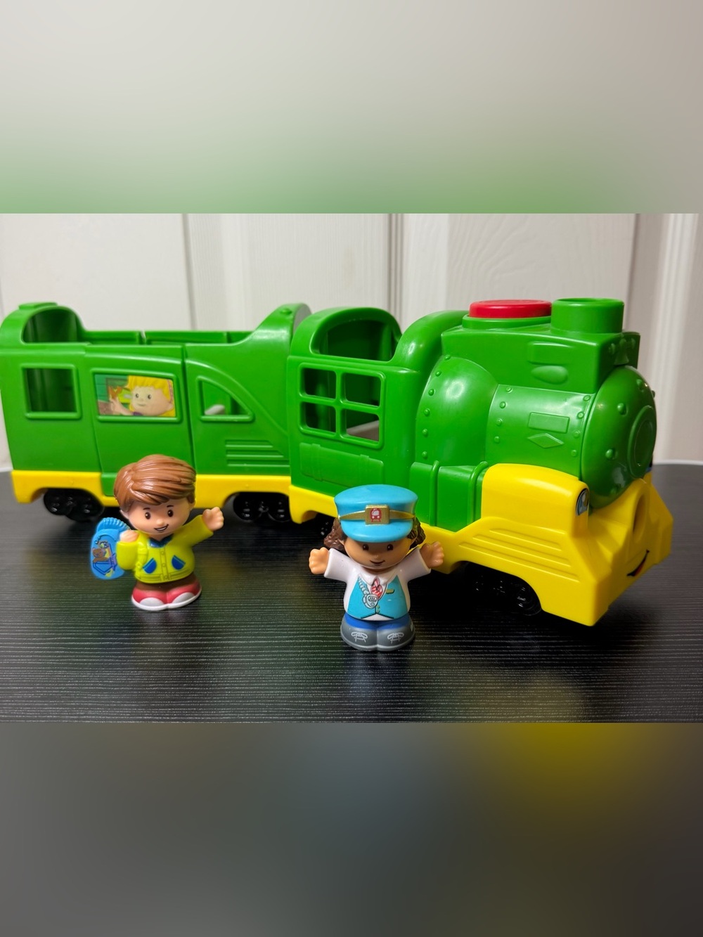 Fisher-Price Little People Friendly Passengers Train